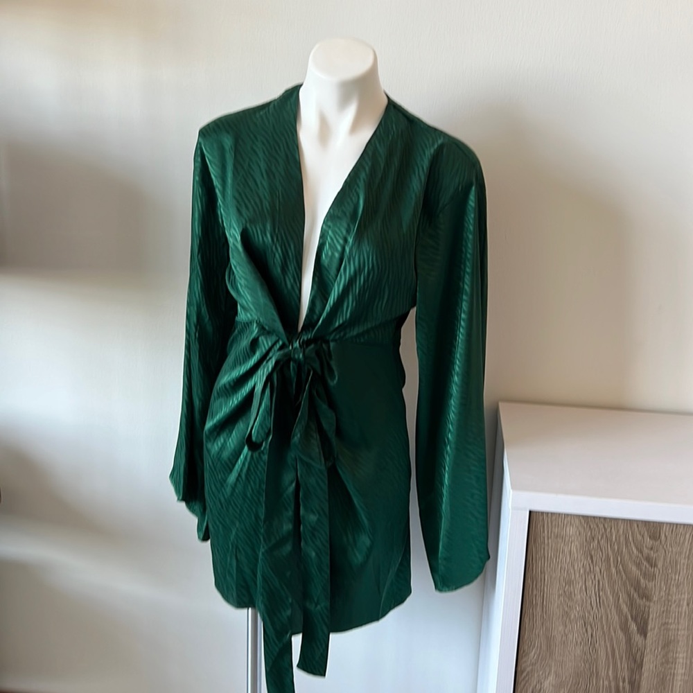 Nasty Gal NWT Art Deco Green Plunge Dress Size 6